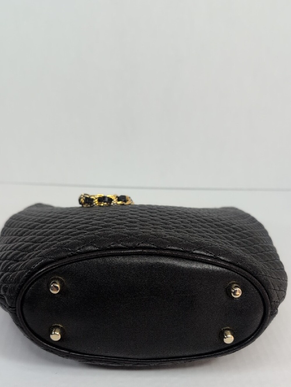 Bally Black Quilted Vintage Leather Frame Shoulder Bag with Gold Chain - Picture 4 of 16